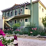 Galini Διαμέρισμα Τραπεζάκι